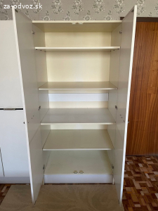 2 biele šatníkové skrine 189x90x61 a príslušenstvo