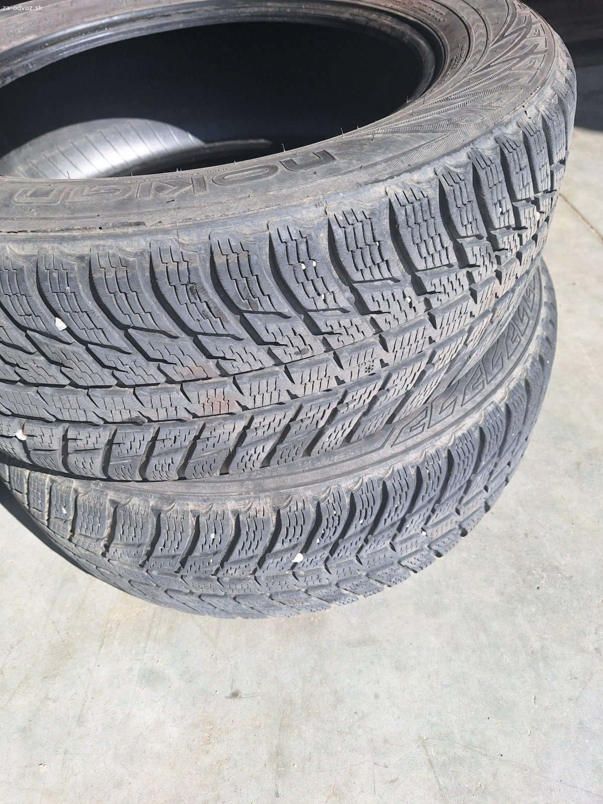 4 ks Nokian WR SUV3 225/60 R17 103H. Darujem 4 ks tychto pneu. Vyzeraju dobre ale hadzu. Rok 2014. Z Hyundai IX35. Dezen ~7mm.