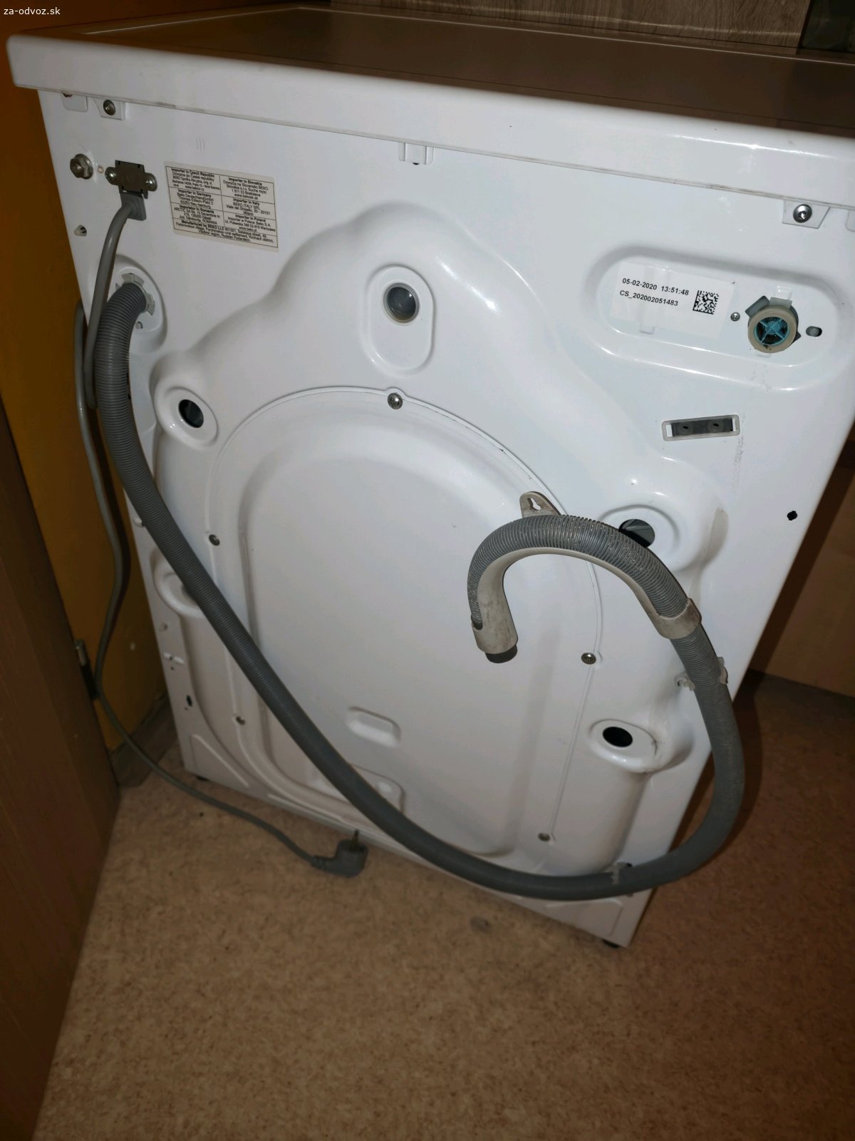 Automatická práčka Beko. darujem za odvoz túto plne funkčnú práčku.este poslúži určite. My sme si kupovali teraz novú a plnená z hora. preto sme to aj menili keď máme malú kúpeľňu.