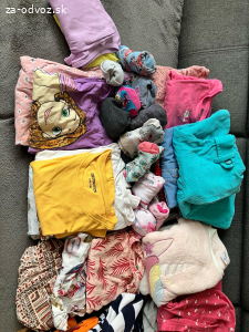 Balík oblečenia pre dievča