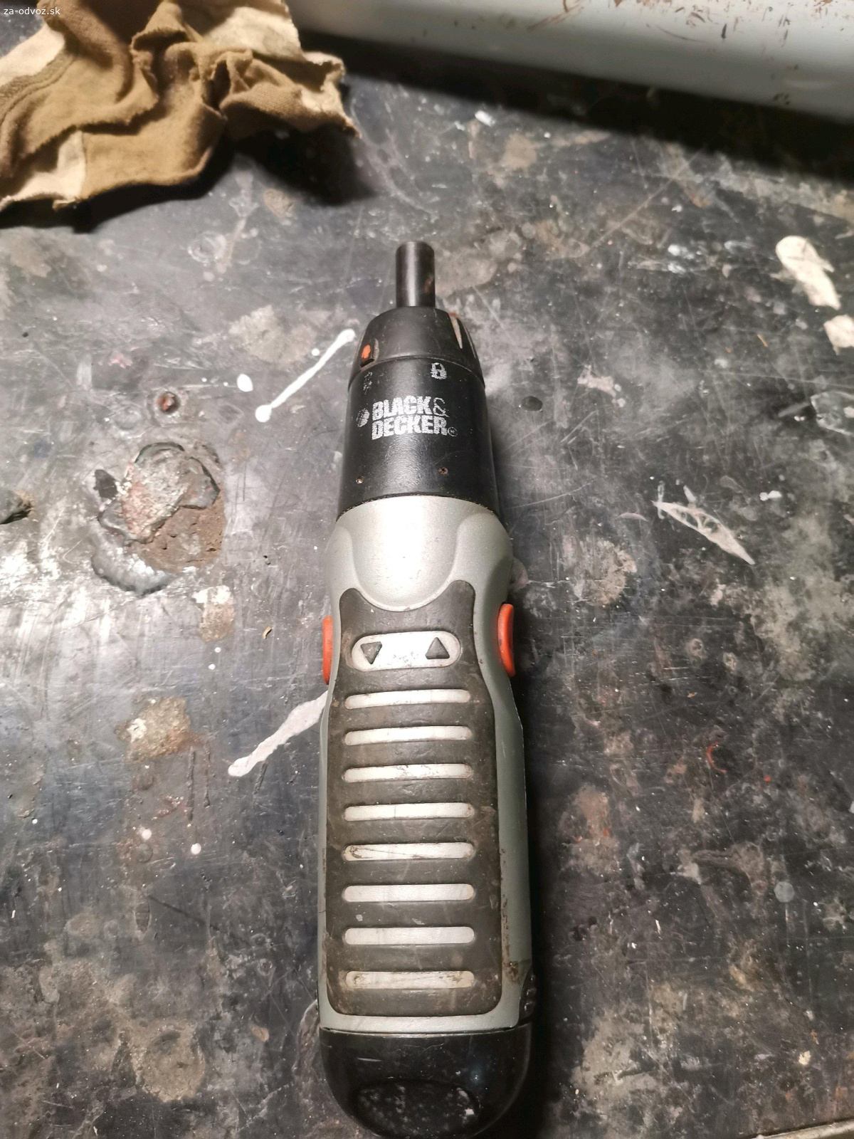 Baterkový skrutkovač