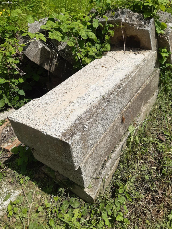 Betónové kvetináče