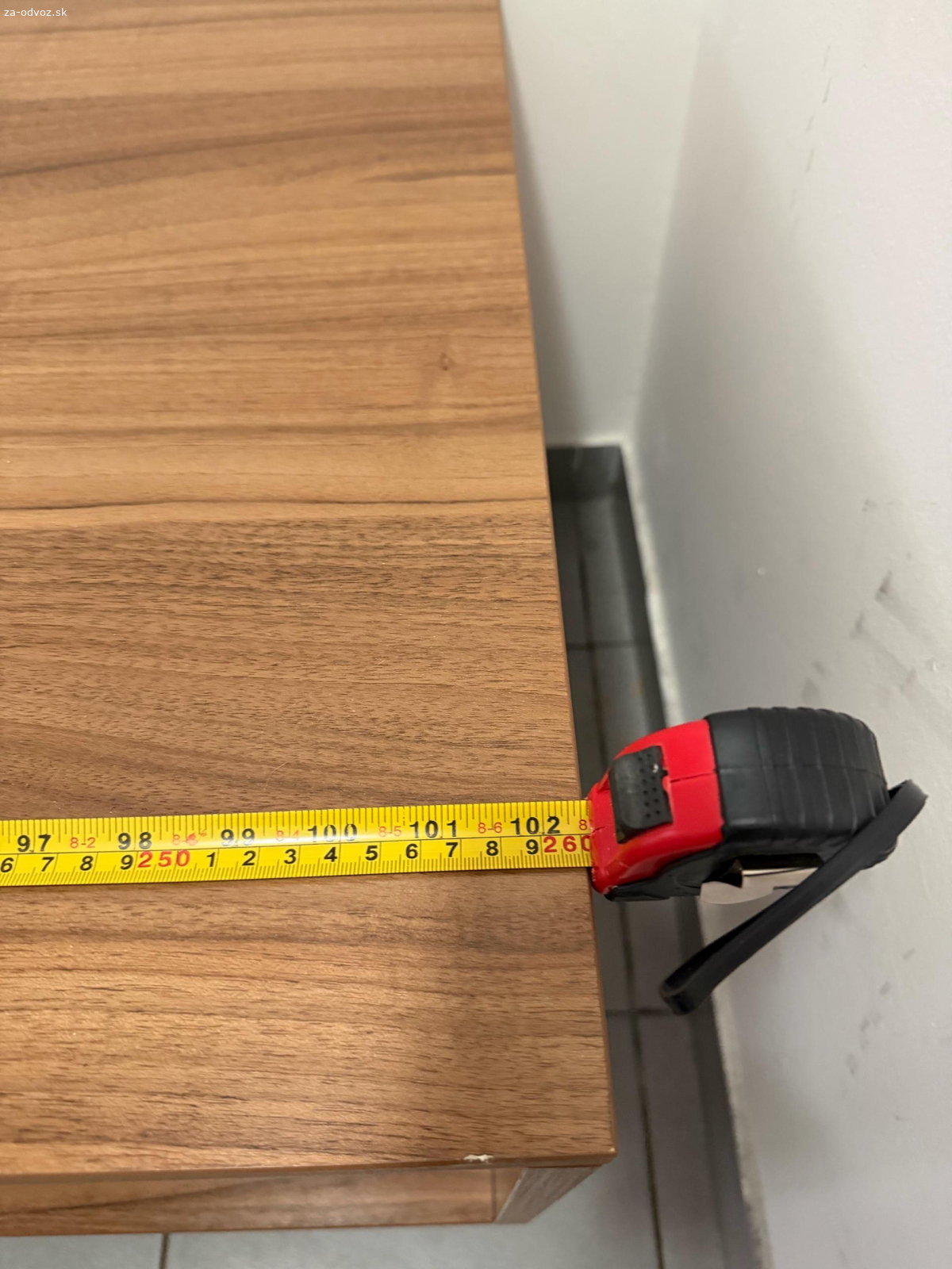 ďakujem stolík pod televízor