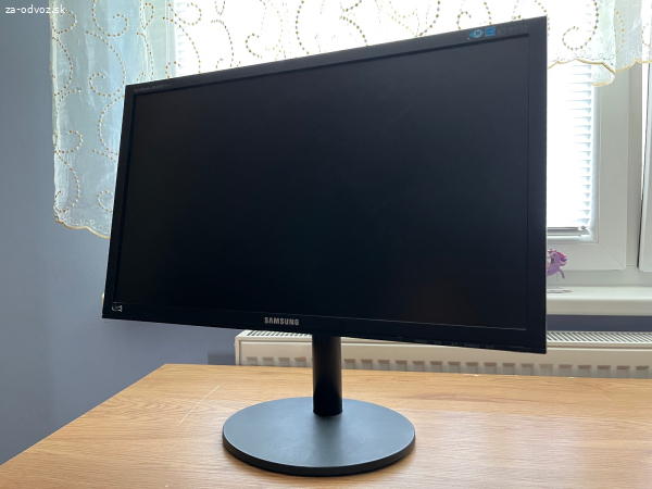 Rezervovane - Darujem 24" Led monitor Samsung