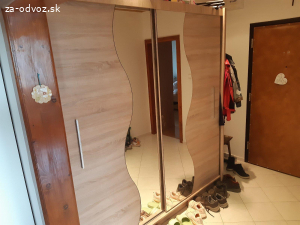 Darujem 2x vstavanú skriňu + 2x skriňu do predsieň