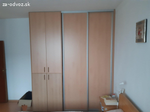 Darujem 2x vstavanú skriňu + 2x skriňu do predsieň