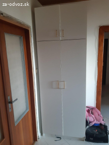 Darujem 2x vstavanú skriňu + 2x skriňu do predsieň