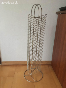 Darujem 4 x stojan na CD