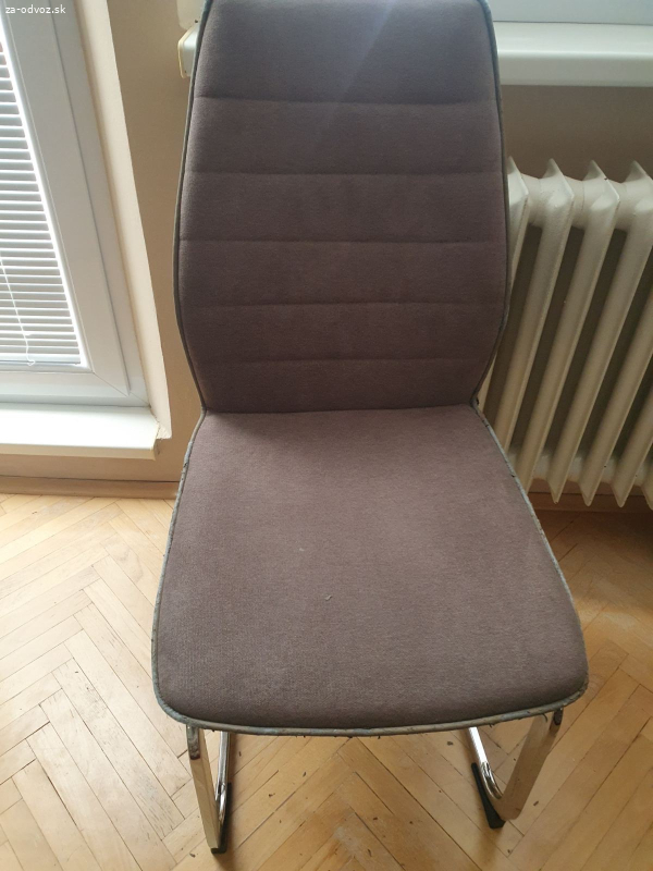Darujem 4ks jedalenskych stoliciek