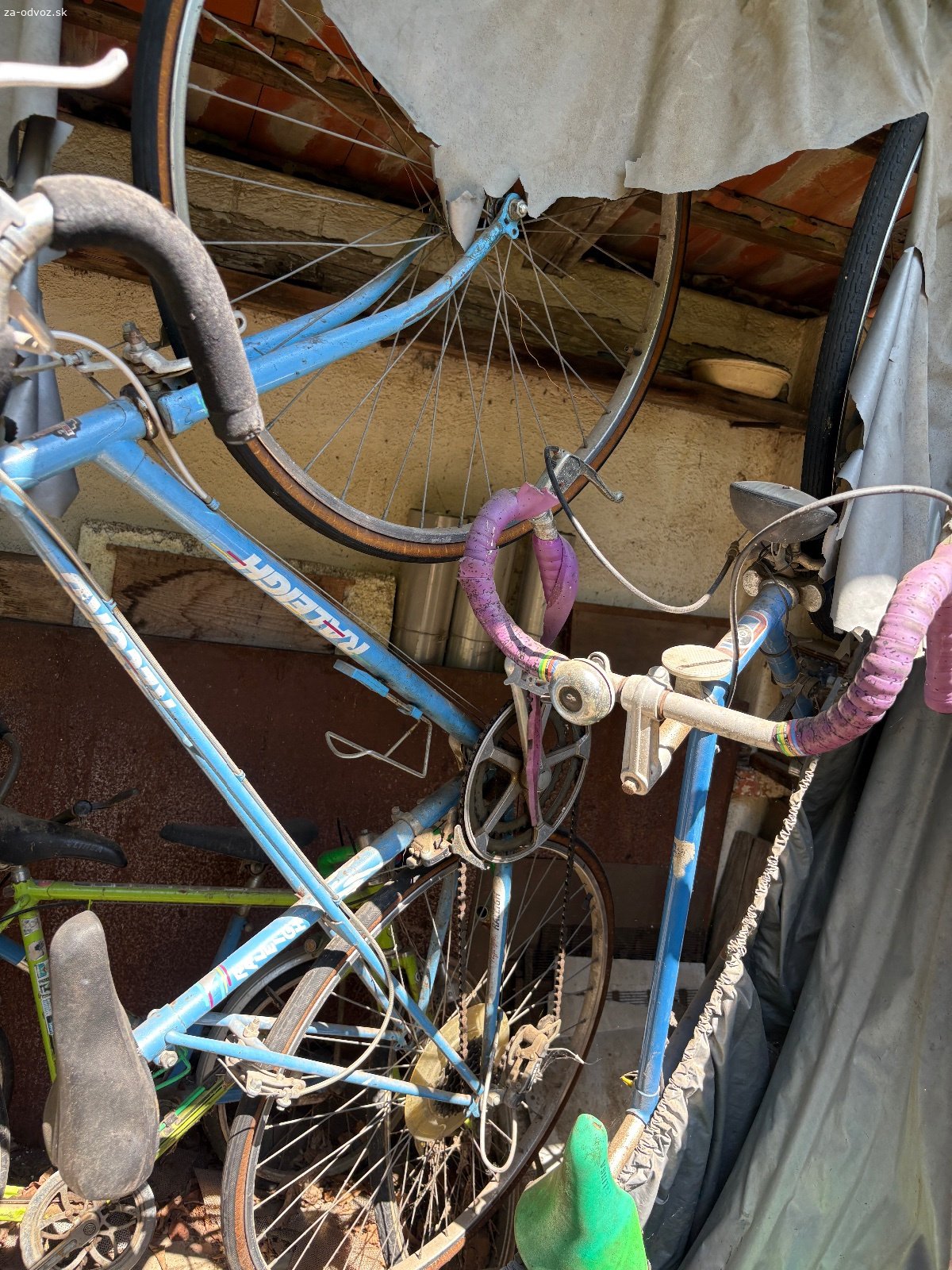 Darujem bicykle za odvoz. Darujem bajky v nalezovom stave na chalupe. Nepojazdne, pre nadsencov retra, ktori si chcu renovovat pocas dlhych zimnych vecerov.