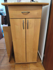 Darujem botník a skrinku