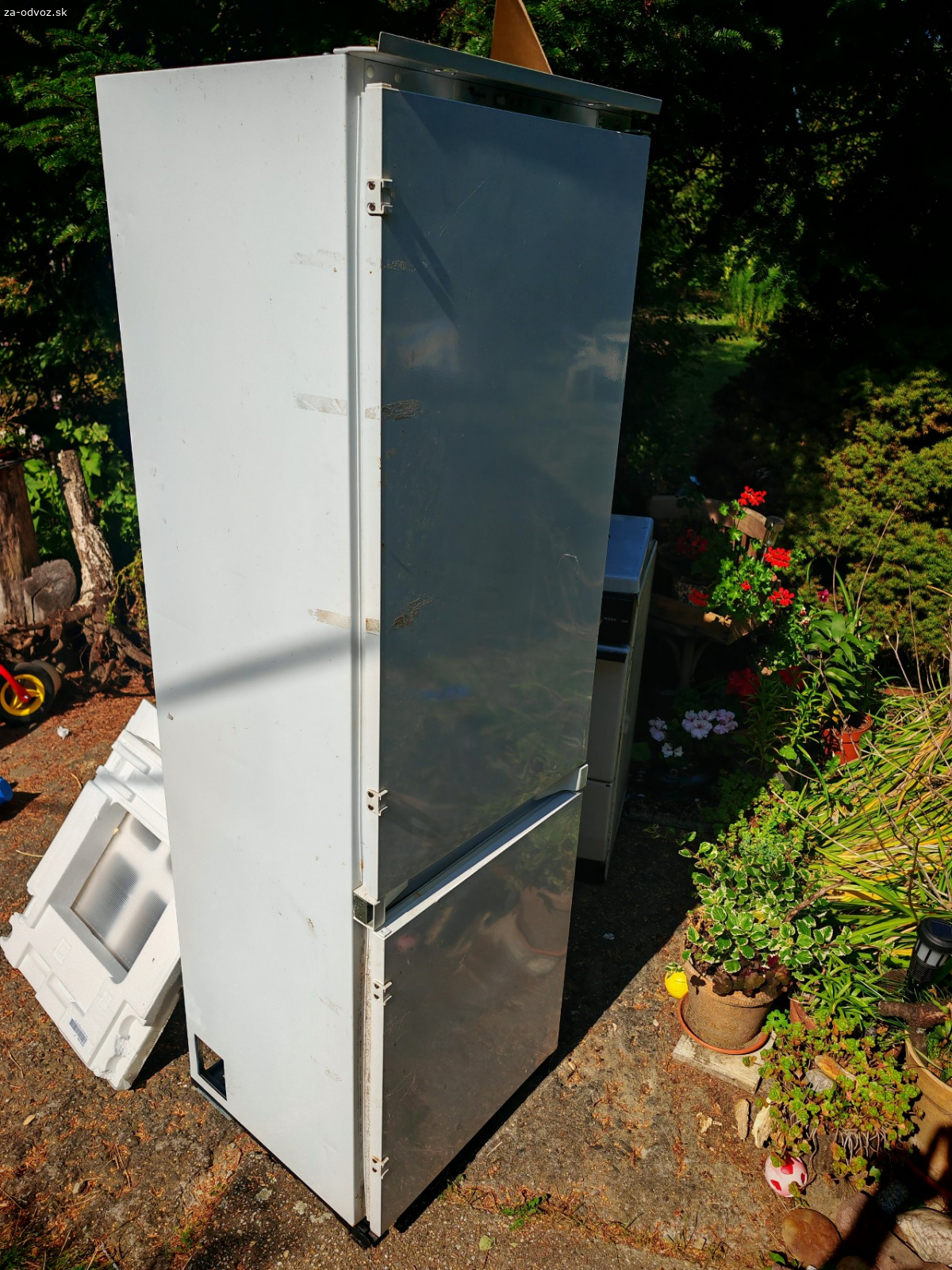 Darujem chladničku s mrazničkou