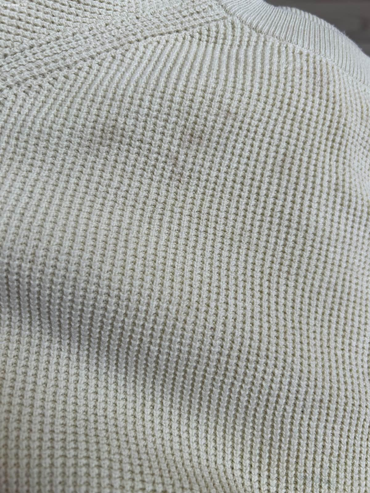 Darujem chlapčenský sveter