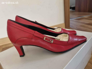 Darujem damske lodicky