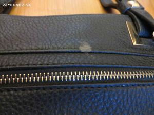 Darujem dámsku kabelku za poštovné - s poškodeniam