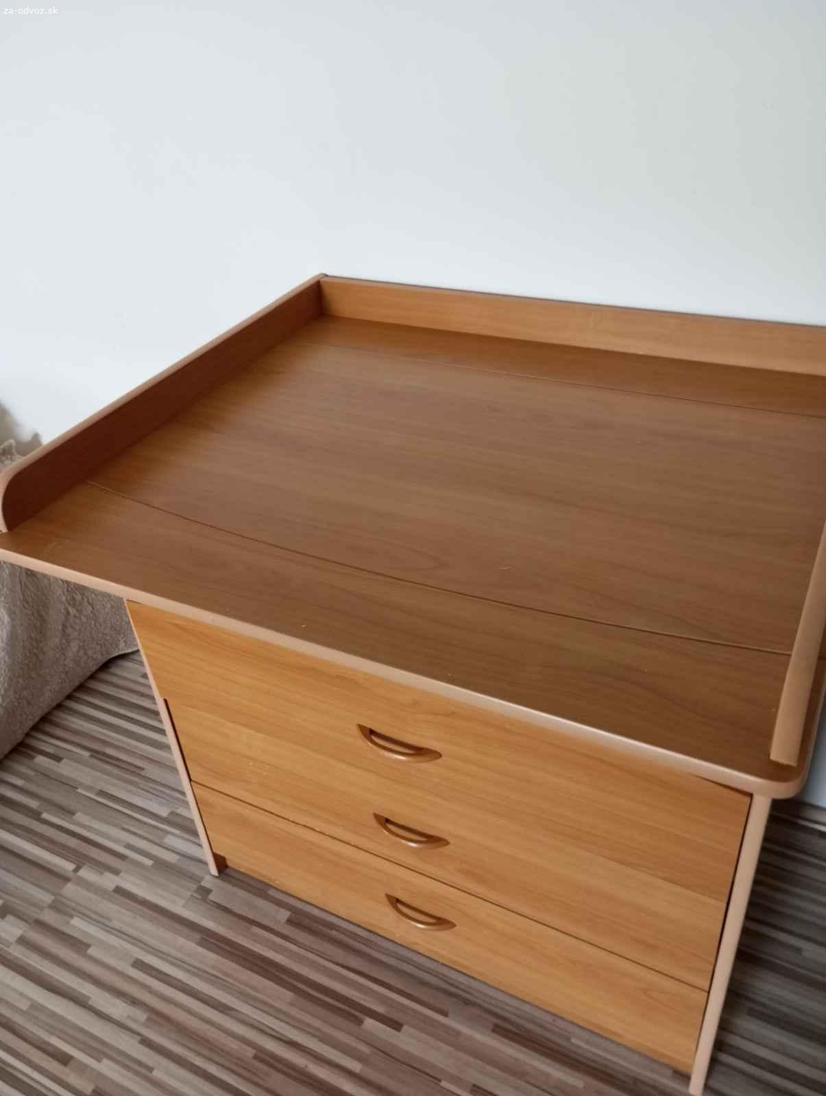 Darujem detsku skrinku s prebalovacim pultom