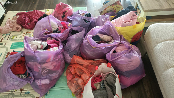 darujem dievčenské oblečenie