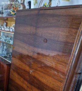 Darujem drevené skrine