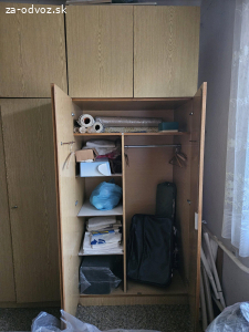 darujem dve veľké skrine