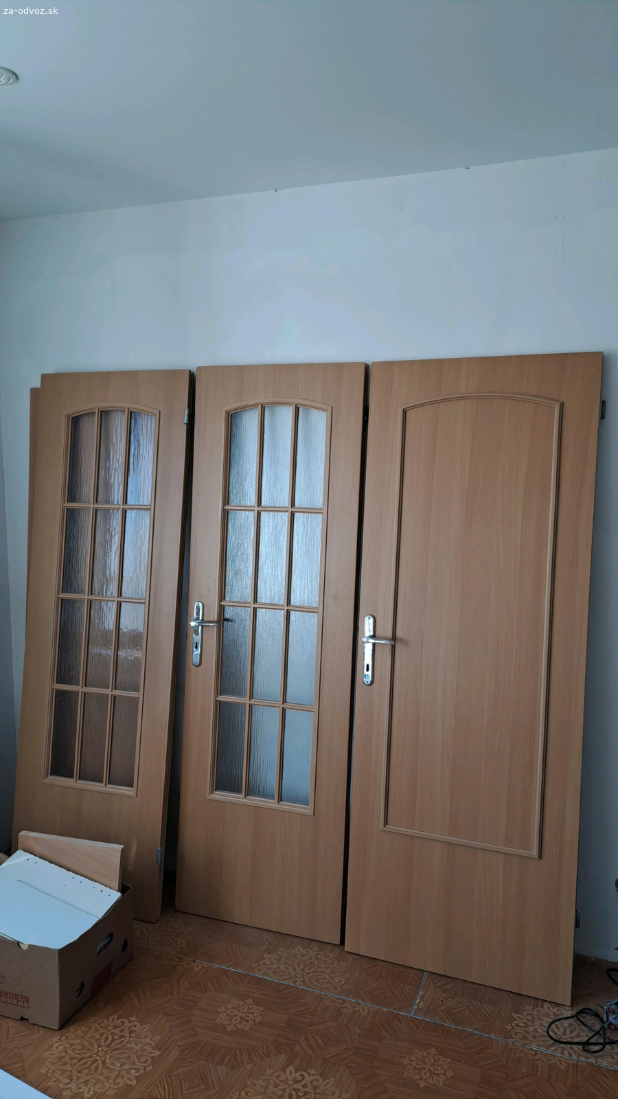 darujem dvere, zarubne , zrkadlá