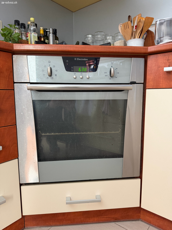 Darujem el.vstavanú rúru Electrolux