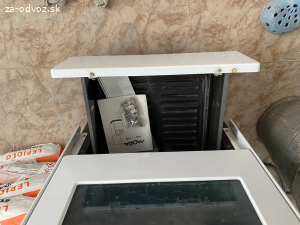Darujem elektrický sporák s 4 platničkami