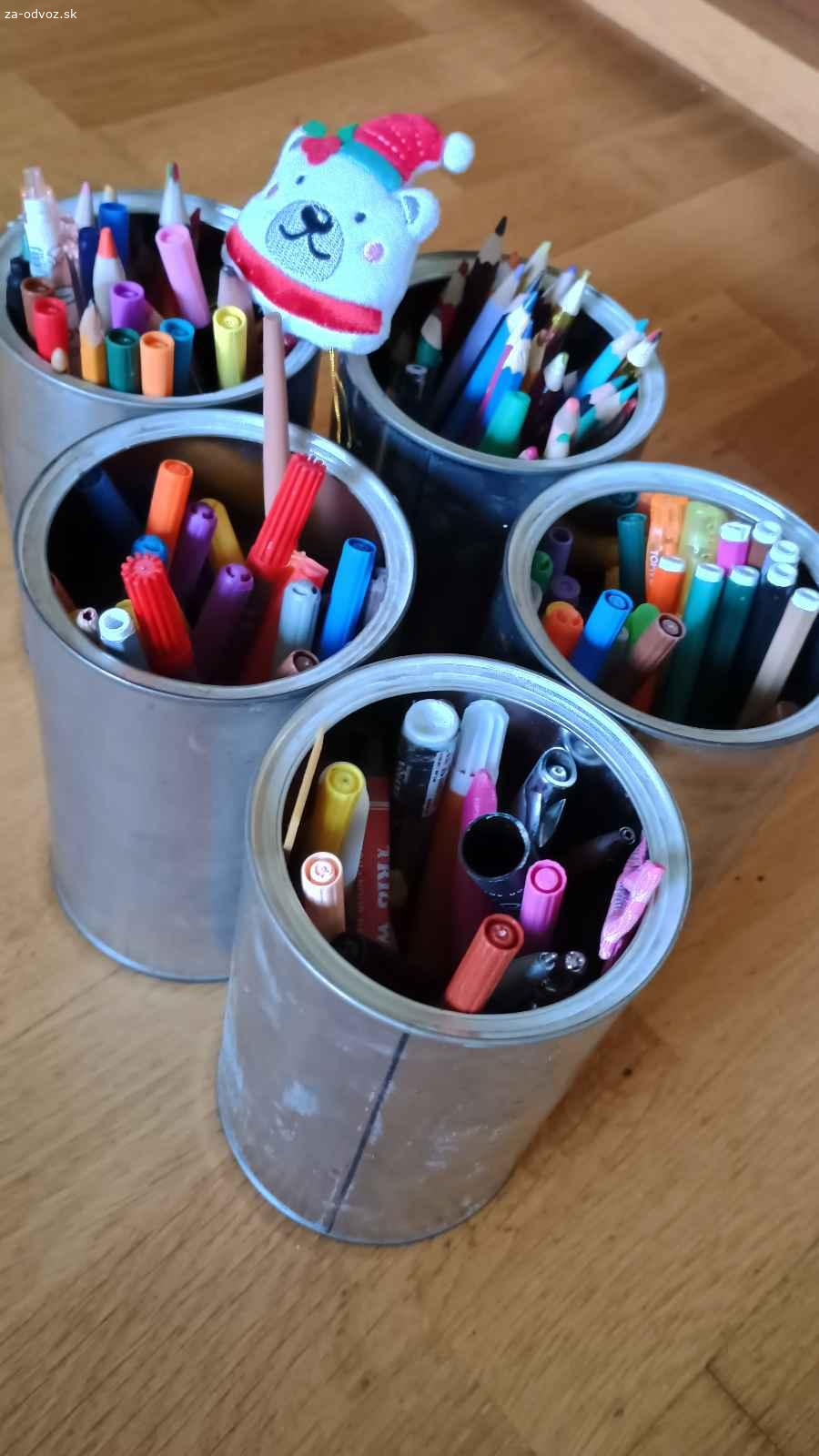 Darujem farbičky a fixi