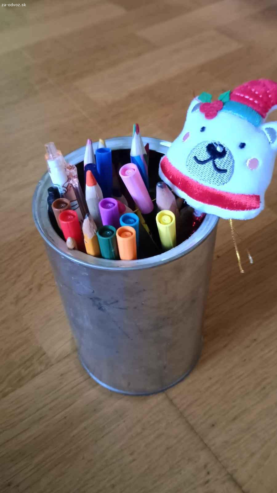 Darujem farbičky a fixi