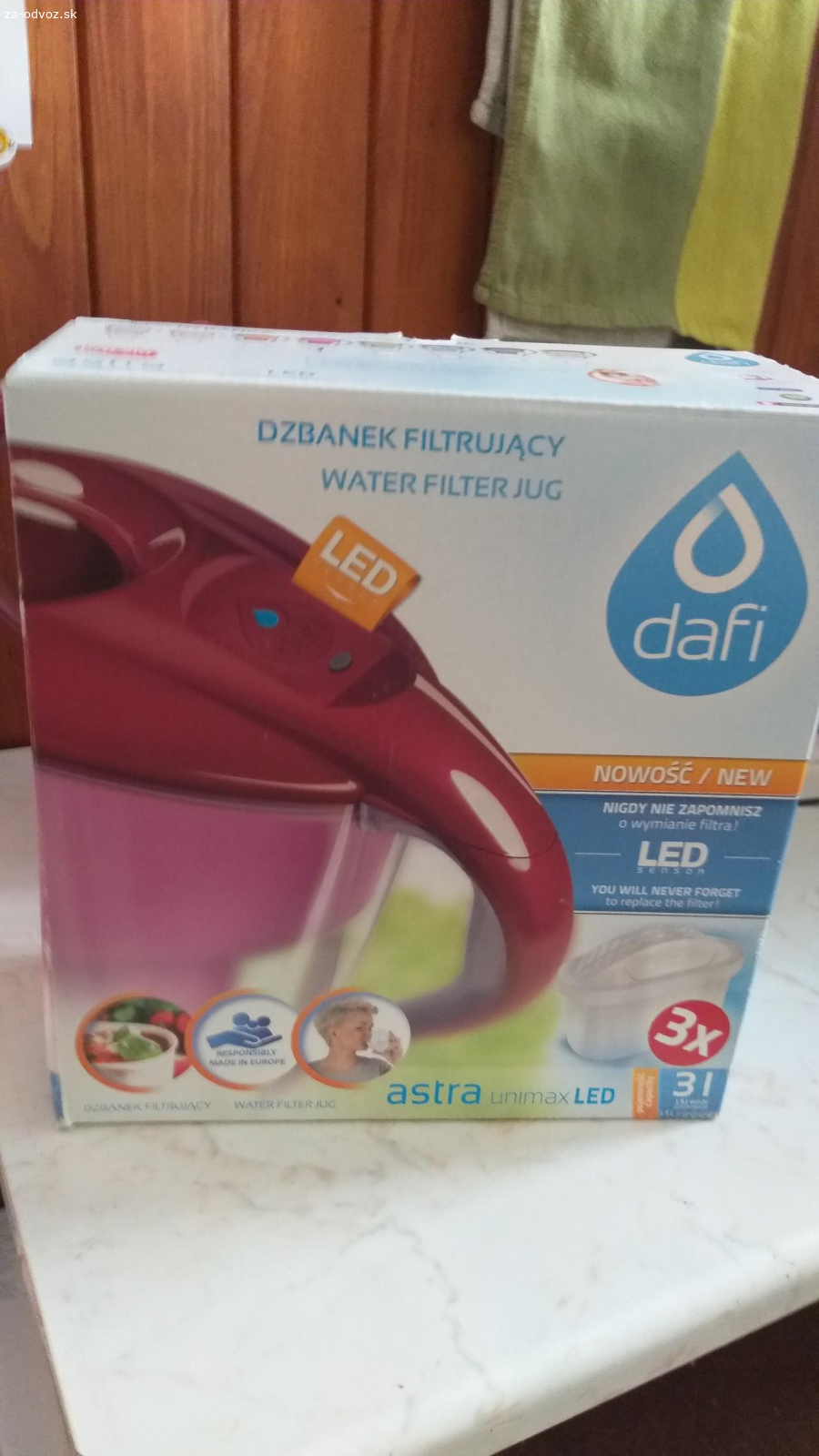Darujem filtračnú kanvicu. Staršia filtračná konvica Dafi bez filtrov. Treba očistiť od vodného kameňa. LED indikátor možno už nefunguje.