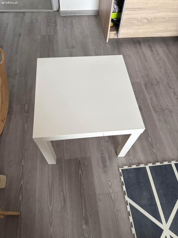 Darujem Ikea stolík