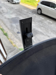 Darujem kancelarske kreslo s poskodeniami