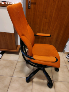 darujem kancelársku stoličku