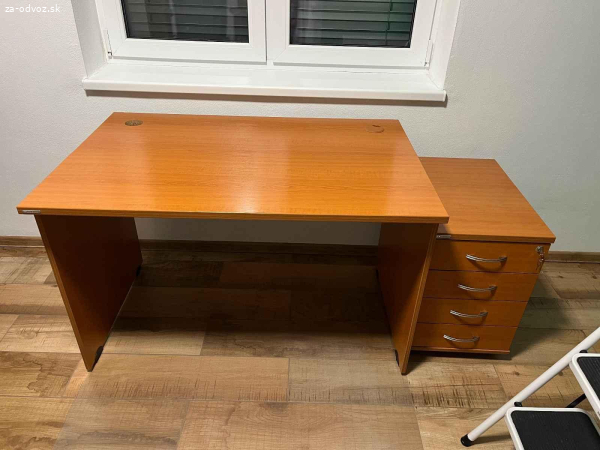 Darujem kancelársky stôl