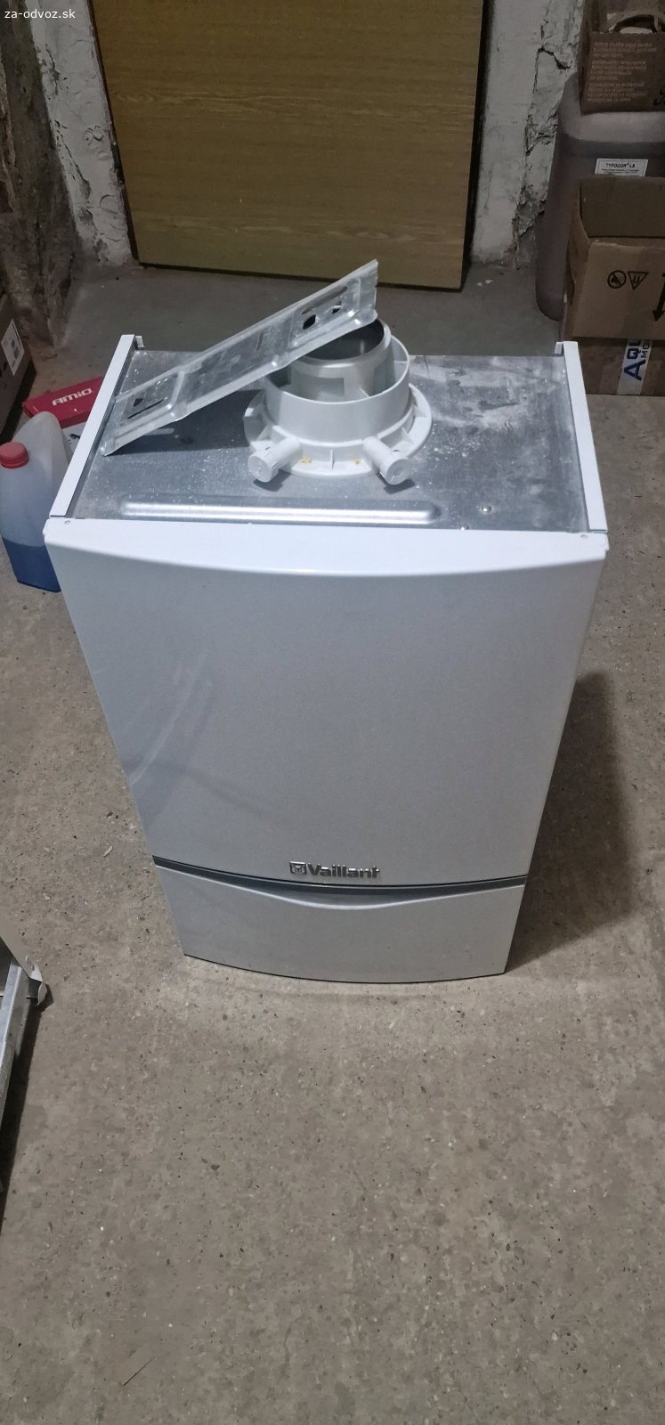 Darujem kotol. Darujem kondenzačný kotol Vaillant EcoTec pro VUW int 226/3-3 R5. Kotol bol funkčný, ale ma prasknutý výmenník tepla, je tam mala dierka. Teoreticky sa to dá opraviť zavarenim antikorom.