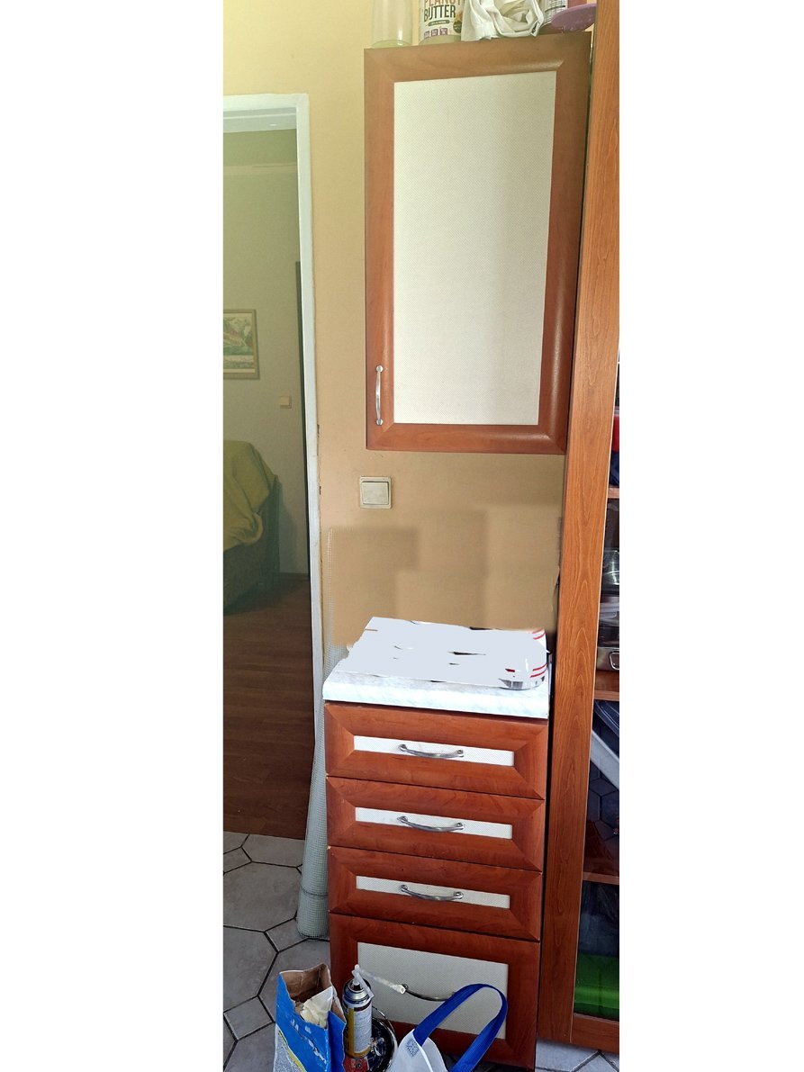 Darujem kuchyňu. Darujem peknú zachovalú kuchyňu  dĺžka 160+60cm+40cm.
Kuchyňa je k dispozícií 26.júna v Petržalke.