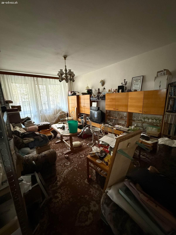 Darujem kvalitny retro nabytok do obyvacky