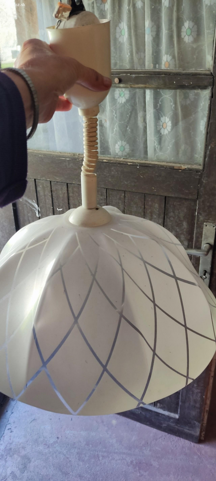 Darujem luster a garnižu