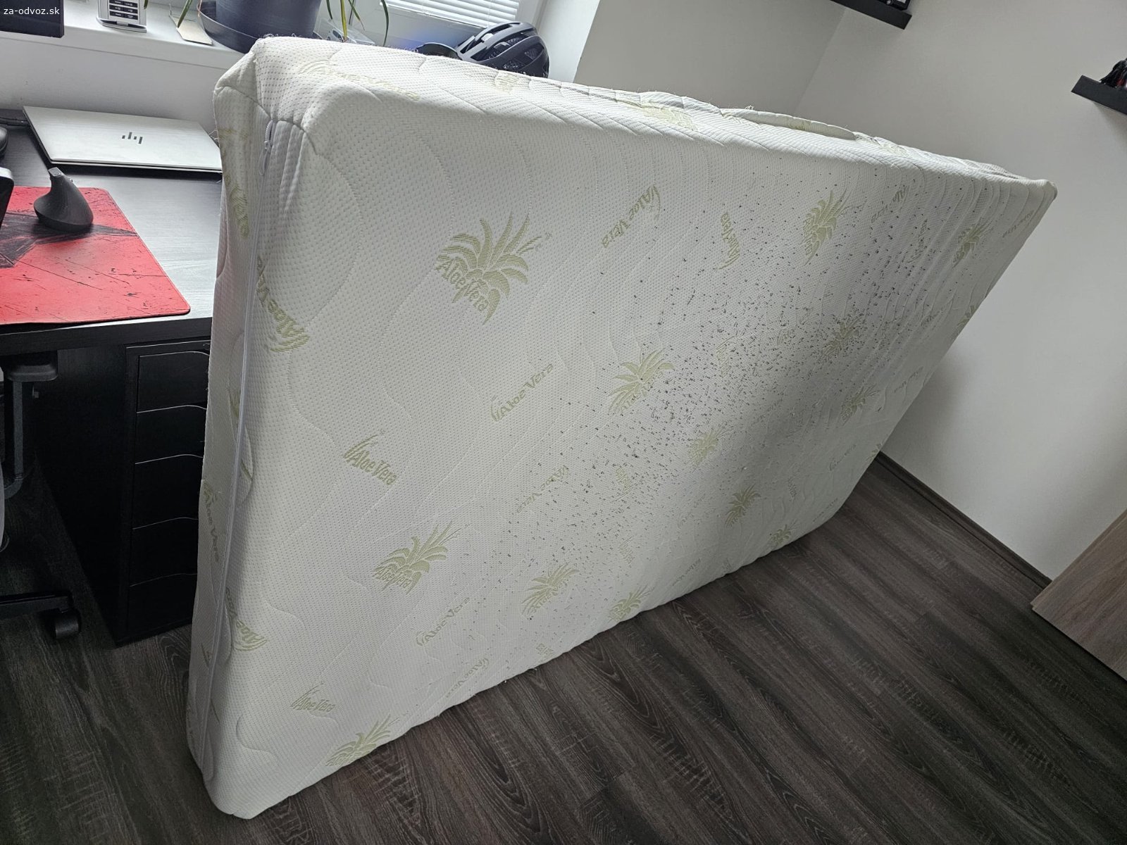 Darujem matrac. Matrac rozmer 120x200 vyska 20cm za odvoz madrac je pouzivany asi rok koli zmene postele uz nieje vhodny top stav