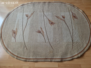 Darujem oválny koberec