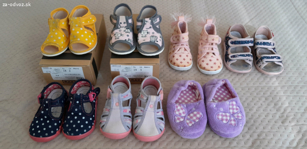 Darujem papučky č. 18-22
