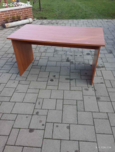 Darujem písací stôl