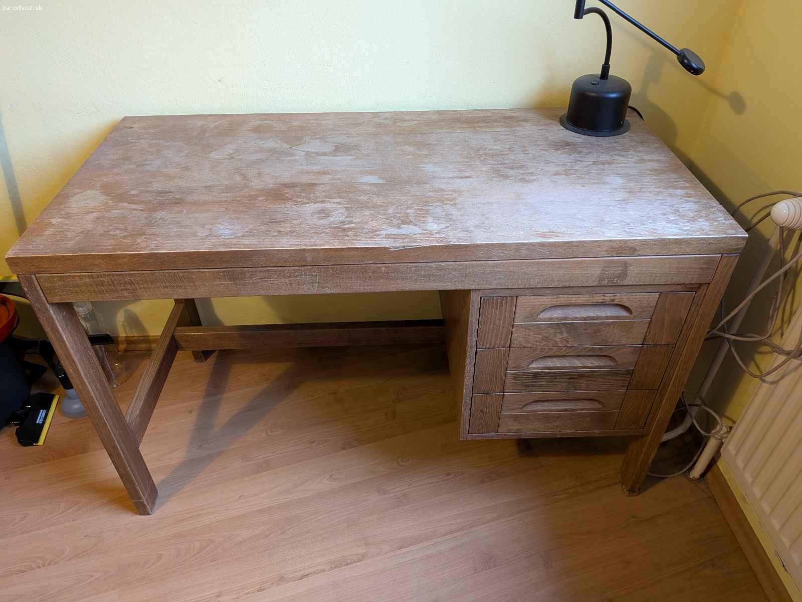 Darujem písací stôl
