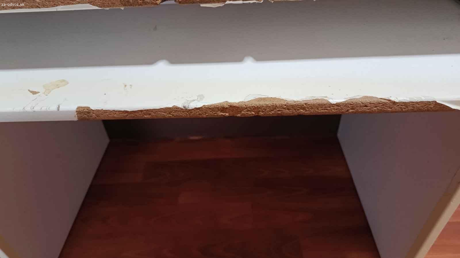 Darujem písací stolik