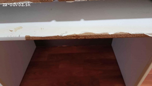 Darujem písací stolik