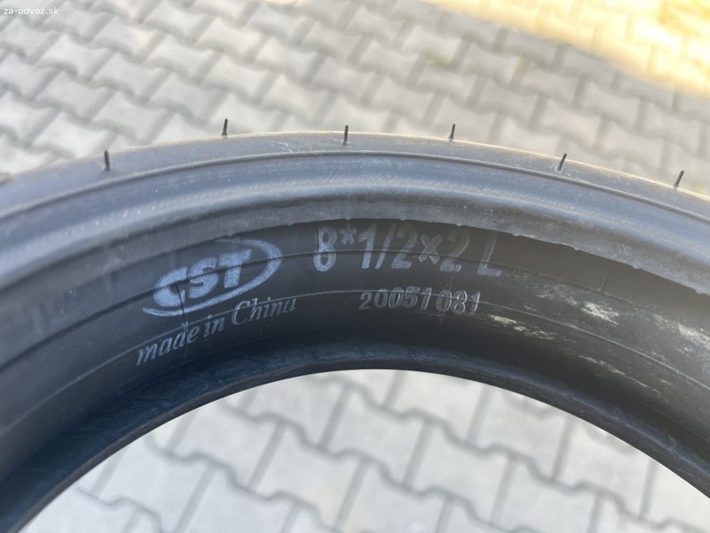 Darujem pneumatiky na Scooter Xiaomi Mi Pro2. Darujem 3ks duše a 4ks pneumatiky na Scooter Xiaomi Mi Pro2. Čokoláda poteší, nie je podmienkou.