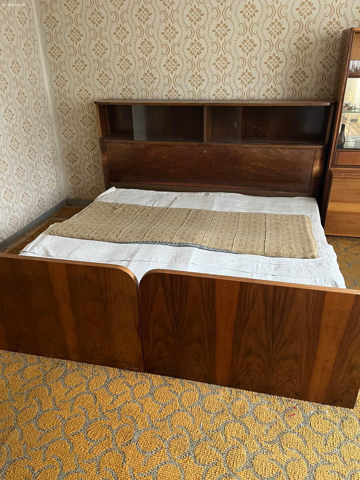 Darujem postel