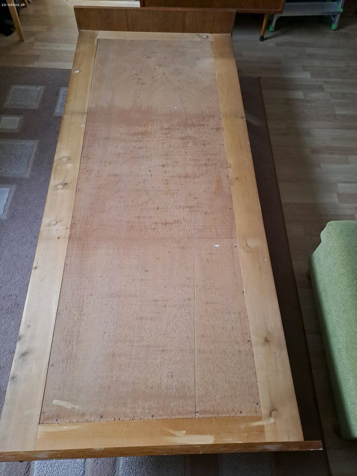 Darujem posteľ. Darujem postel-retro-dreveny ram.
d.-2 m
š-82 cm
v- 28 cm + 11 cm čelo

Pouzivana.zachovala.pevna.
Len osobny odber- bratislava raca
Nevolajte.piste mail/whatsapp