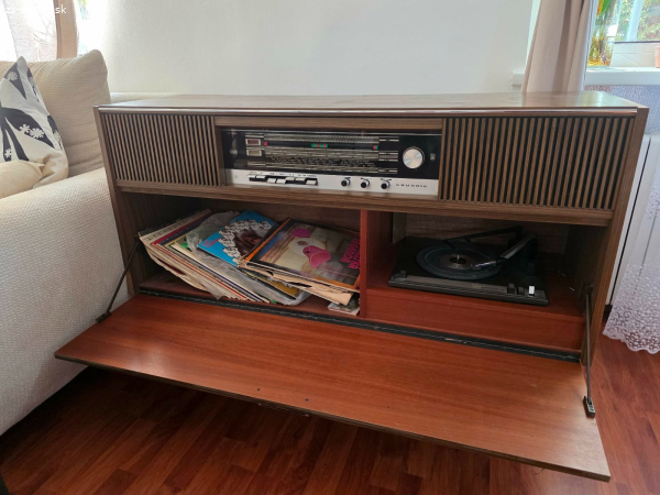 Darujem retro radio/gramofon