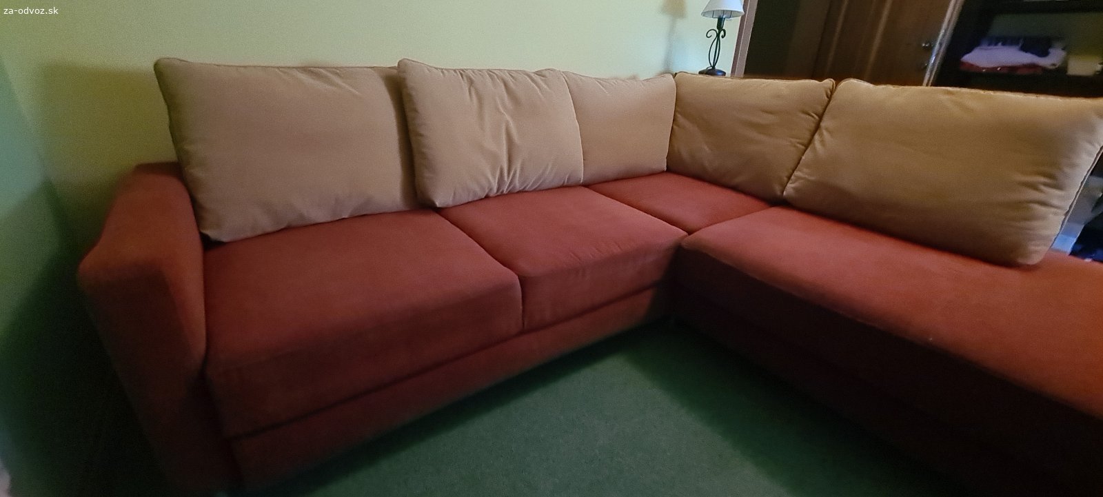 darujem rohovú rozťahovaciu sedačku. Darujem rohovú sedaciu súpravu
Parametre:
- rozmery: 228× 210 cm
- rozkladacia - plocha na spanie 200 × 140 cm
- praktický úložný priestor
- čalúnená aj zo zadnej strany
- pohodlné sedenie
- vhodná na príležitostné spanie
Sedačka je používaná, ale vo výbornom stave.
Ponúkam z dôvodu kúpy novej sedačky.
Nutný vlastný odvoz.
Prosim, kontaktujte ma cez sms, príp. whatsapp