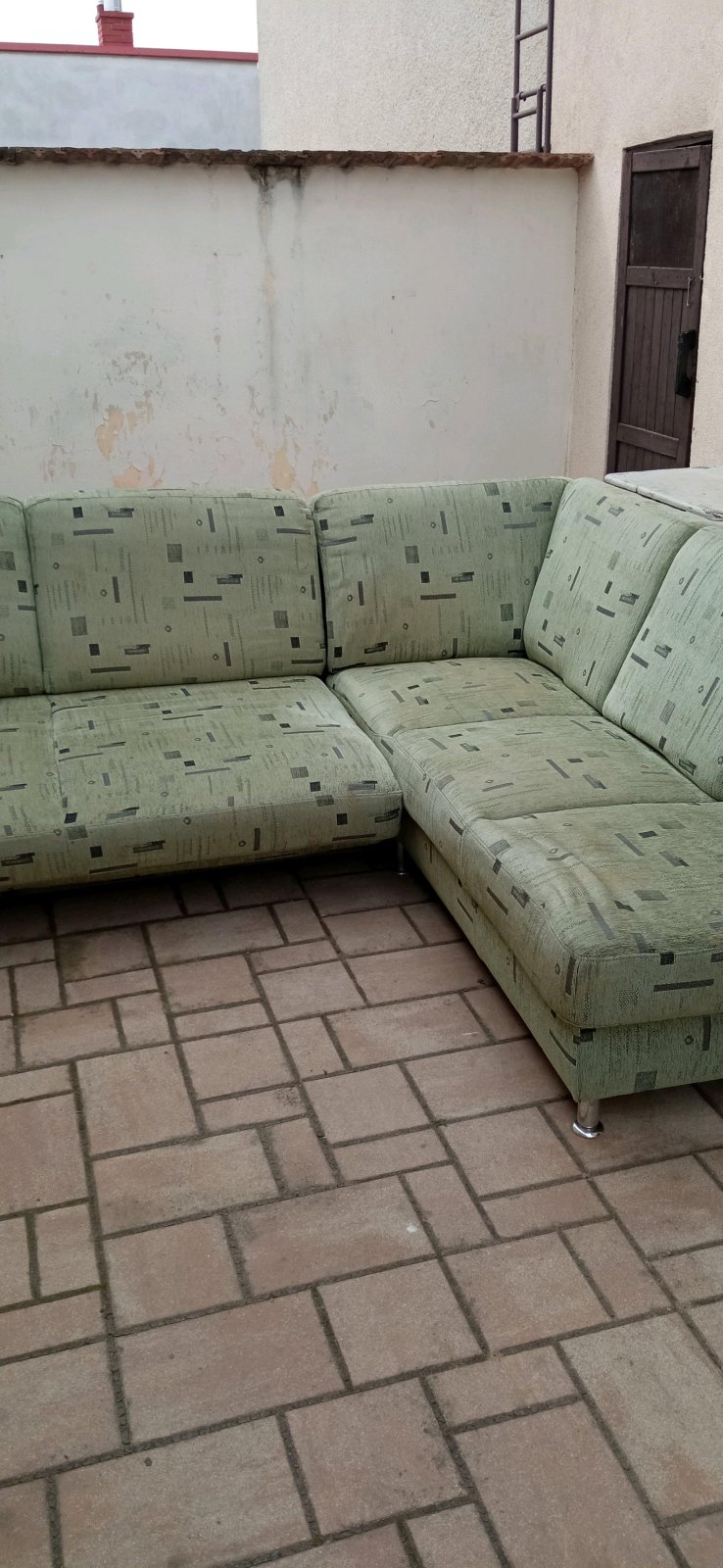 darujem rohovú sedačku. nepoškodená sedacia súprav